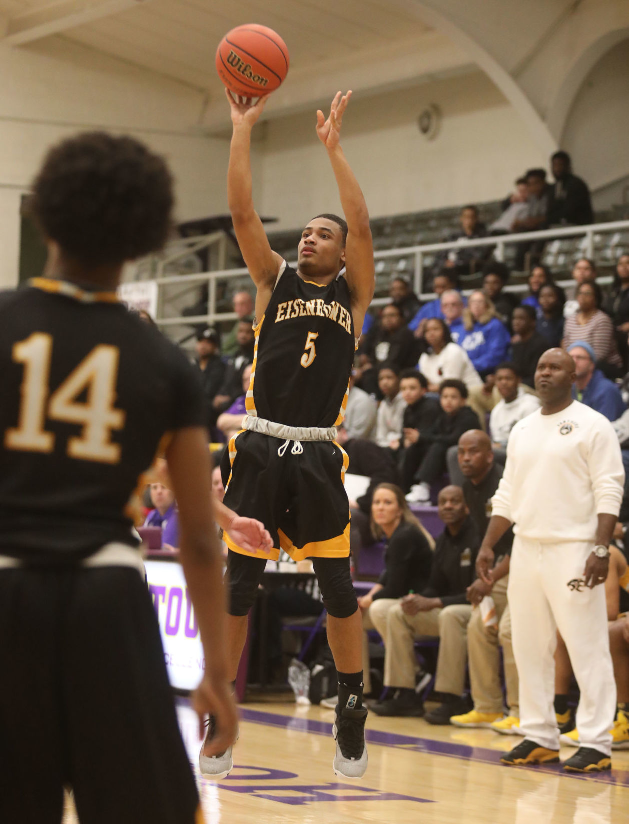 Eisenhower vs MacArthur boys basketball 8 2.25.19.jpg